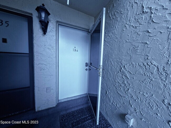 Building Photo - 3135 Shady Dell Ln