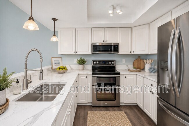 Building Photo - 242 Little Oak Island Dr