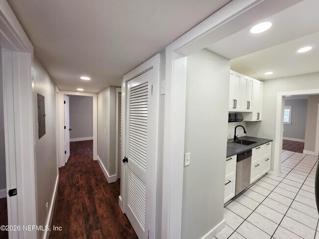 Building Photo - 2146 Antilles Ct