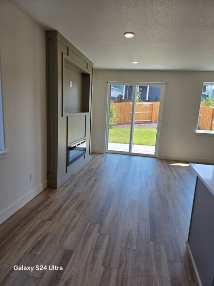 Building Photo - 16122 Barlow Trl Ln