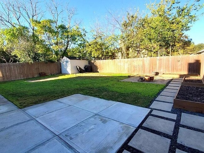 Building Photo - 17012 Ocelot Way