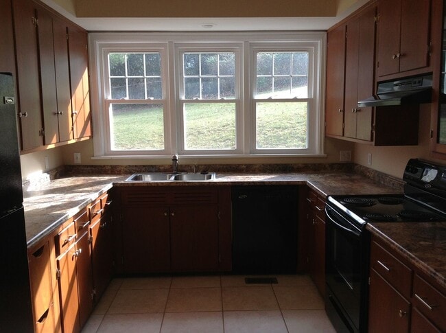 Building Photo - 1335 Whitethorn St