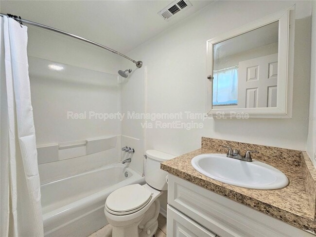 Building Photo - 613 Lyndhurst St