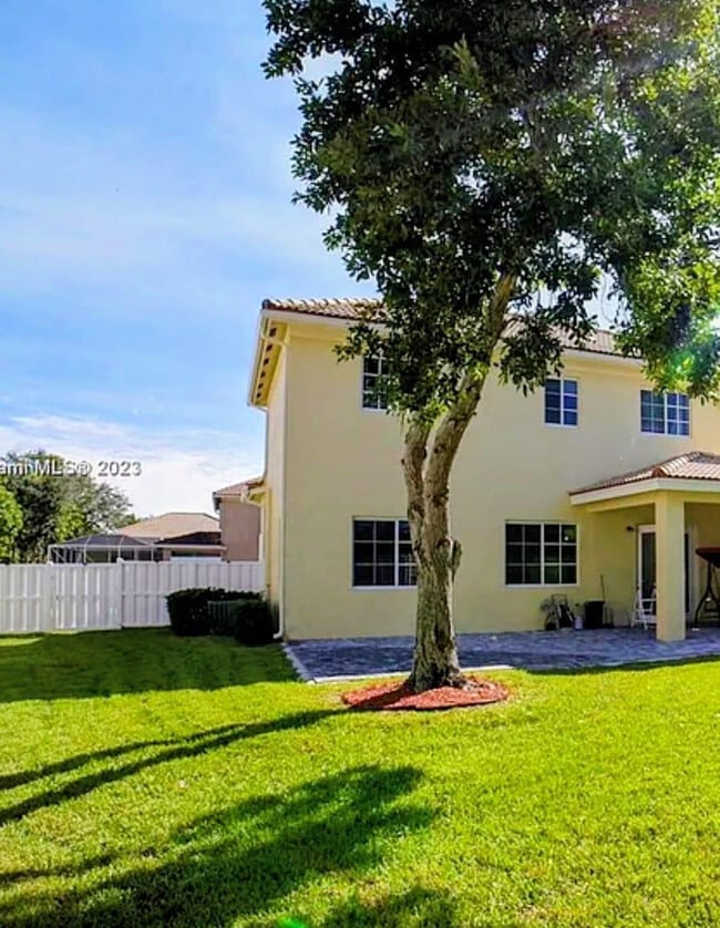 Building Photo - 2455 Curley Cut