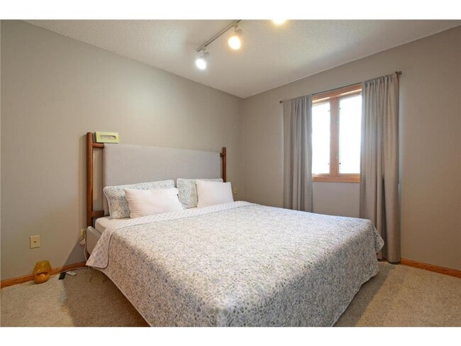 Building Photo - 2276 130th Ave NW