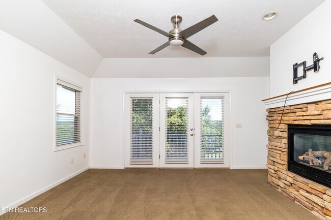 Building Photo - 2084 Allenridge Dr