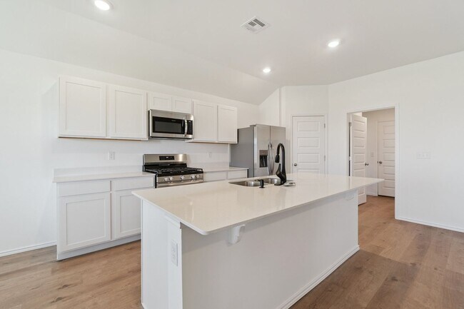 Building Photo - Edmond Rental