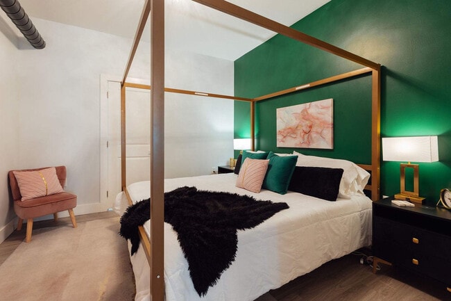 Building Photo - 202 E Main St