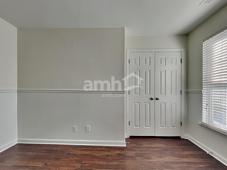 Building Photo - 6325 Elderslie Dr