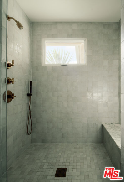 Building Photo - 914 Bienveneda Ave