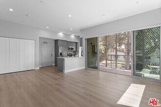 Building Photo - 1223 Hayworth Ave