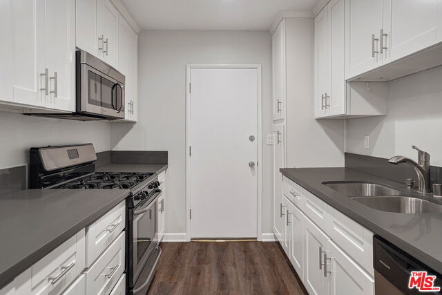 Building Photo - 1006 Havenhurst Dr