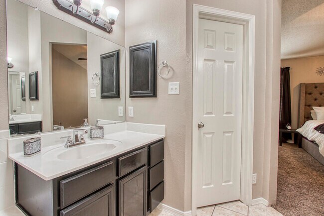 Building Photo - 12561 Paseo Alegre Dr
