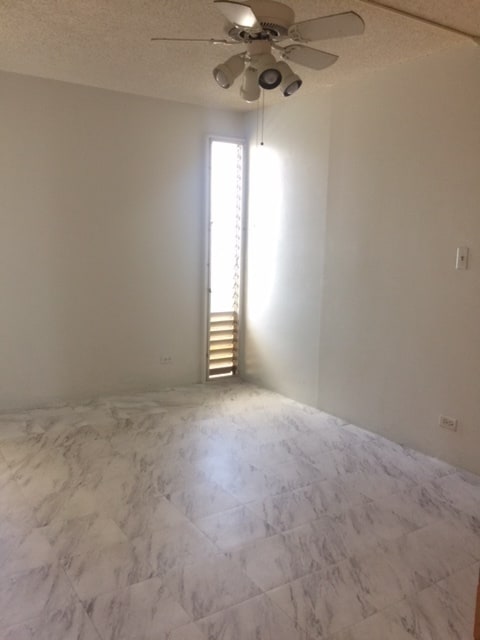 Building Photo - Well maintained 2 bedroom 1 bathroom unit ...