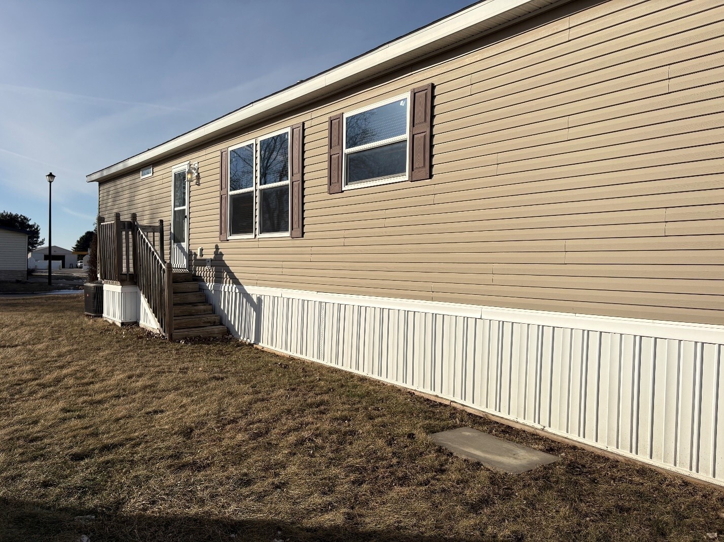 Building Photo - 2461 Sunset Dr