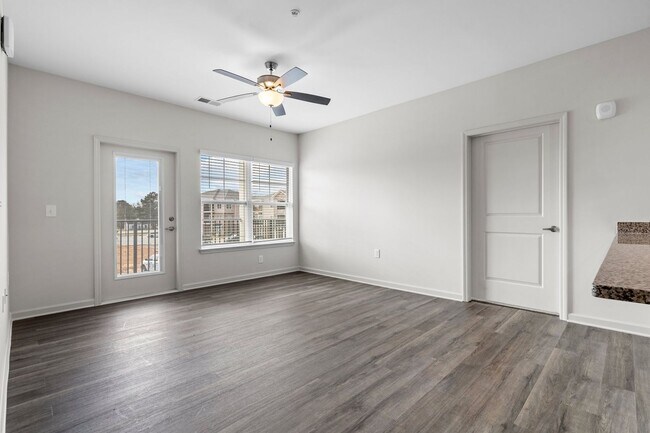 Building Photo - 190 Grove Cir