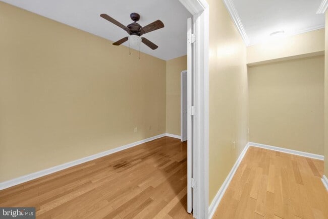 Building Photo - 1337 Kearny St NE