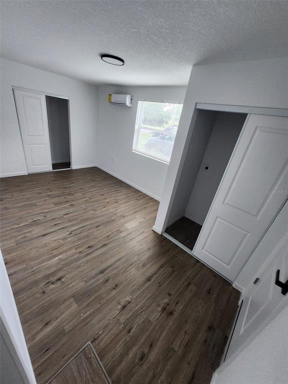 Building Photo - 1216 Emeralda Rd