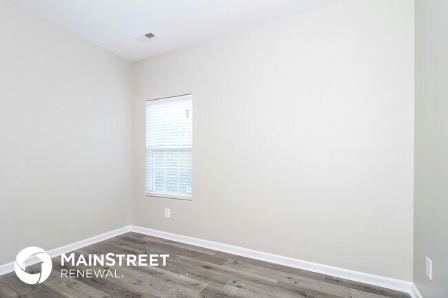 Building Photo - 2104 Lauren Woods Dr