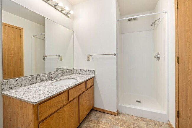 Building Photo - 413 Columbia Pl