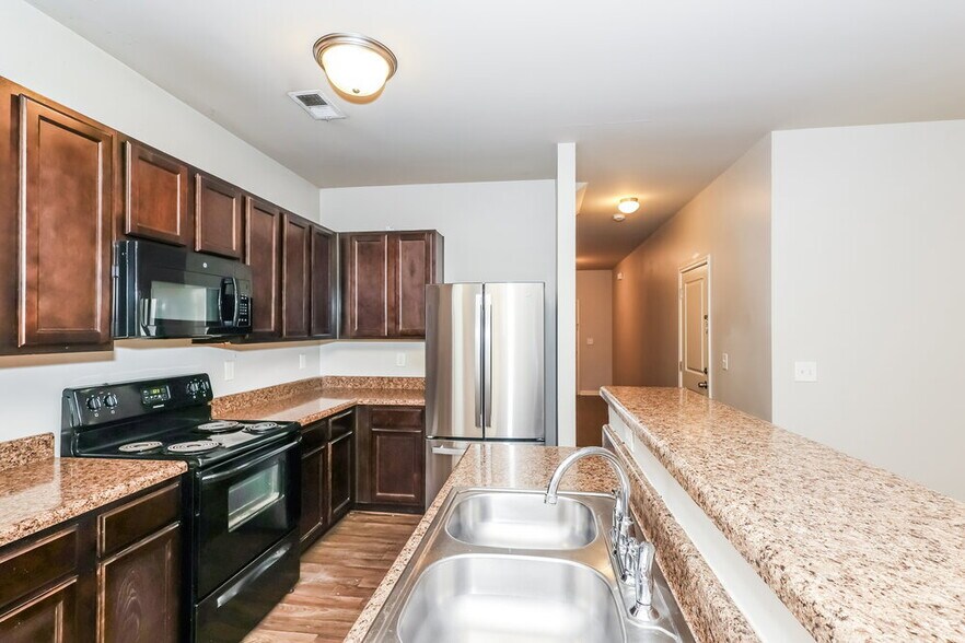 Building Photo - 260 Stillwood Dr