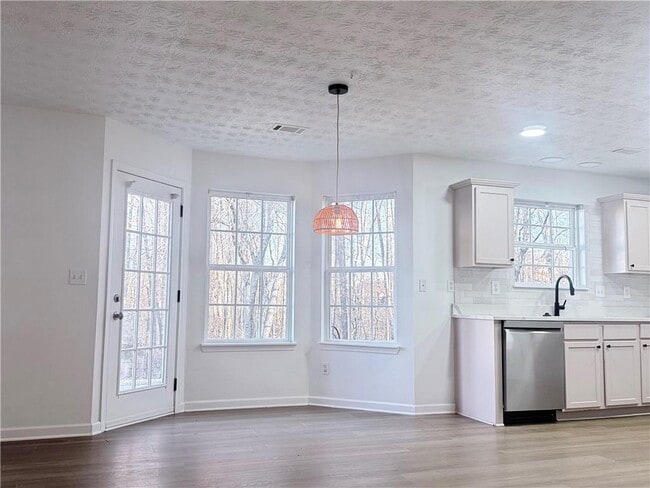 Building Photo - 3501 Bogan Mill Rd NE