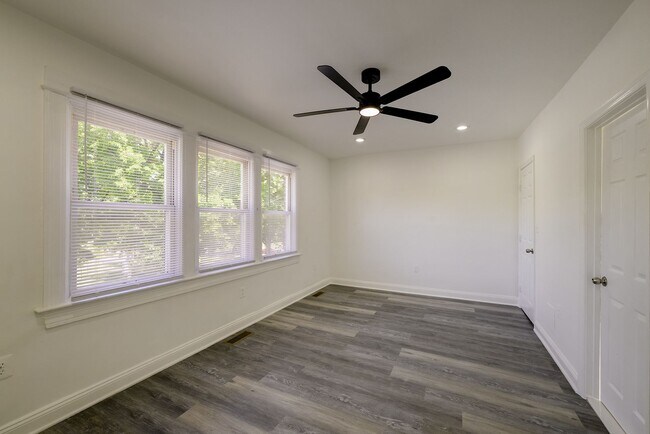 Building Photo - Charming & Renovated Petworth Rowhouse with Parking -  Available Now!