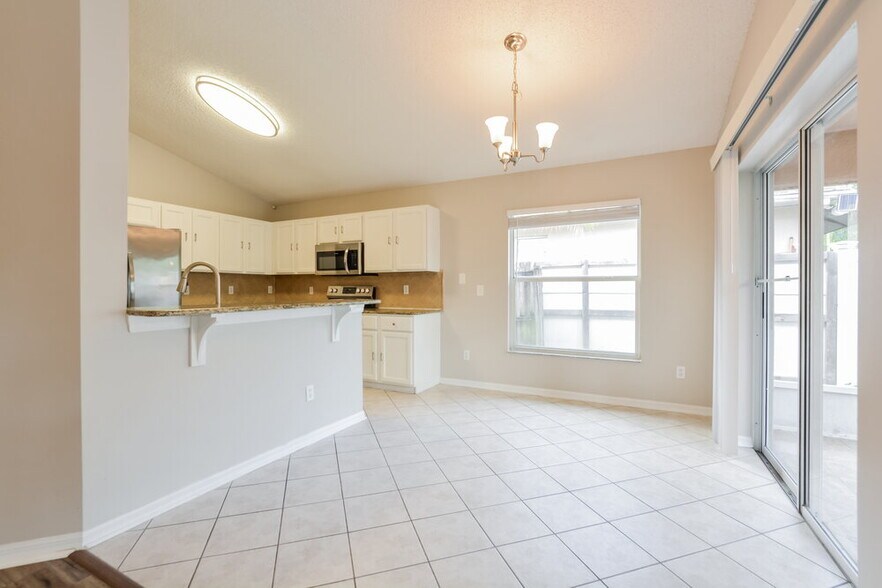 Building Photo - 8059 Birman St