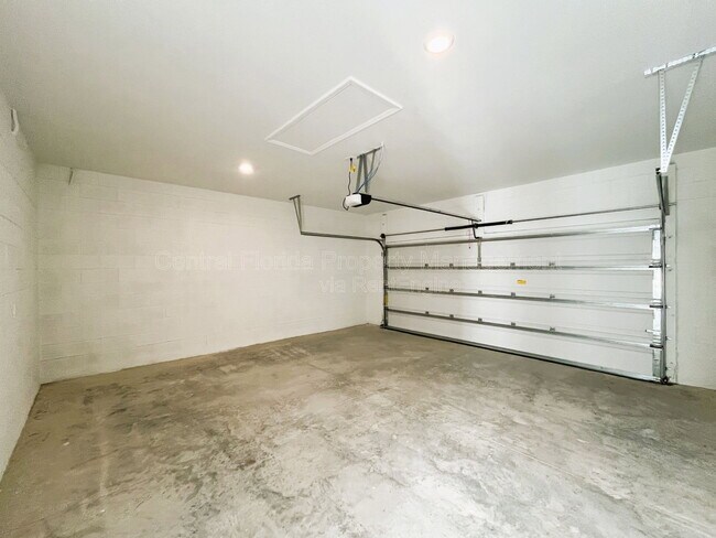 Building Photo - 2080 Rider Rain Ln