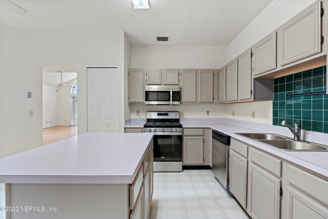 Building Photo - 10538 Broomsedge Ct