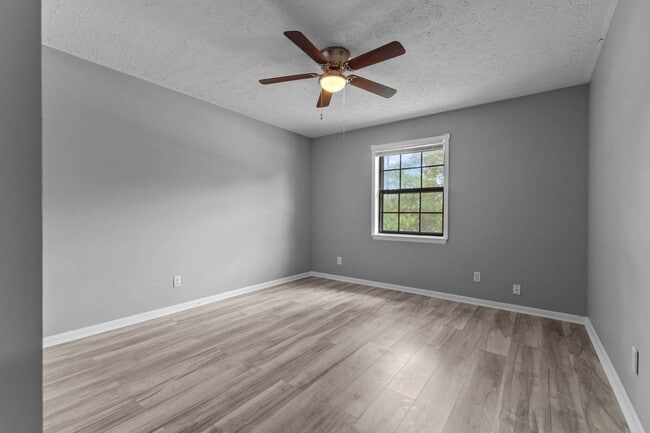 Building Photo - 3079 Cricket Rd