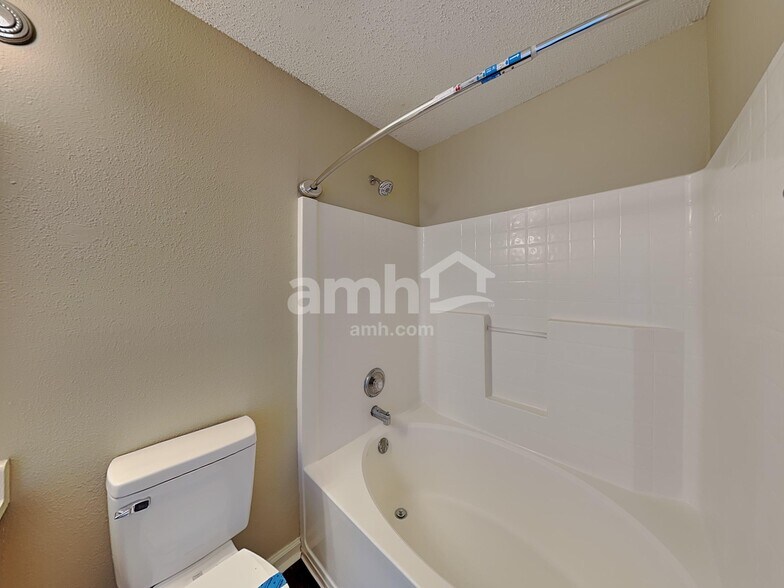 Building Photo - 656 Rocky Meadow Dr