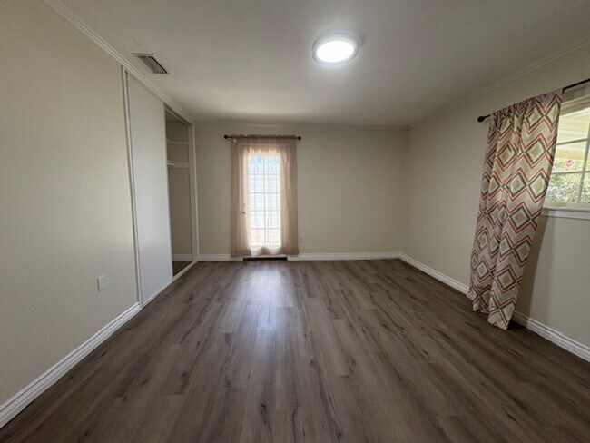 Building Photo - Redlands 4 Bedroom Home
