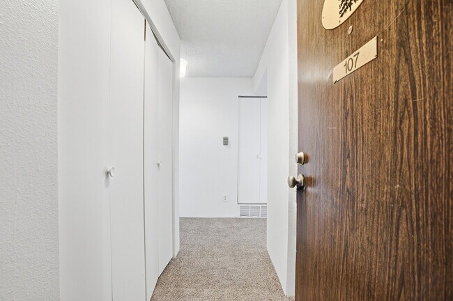 Building Photo - $1,195.95 - 1 Bed, 1 Bath Condo in Denver with Outdoor Patio Space