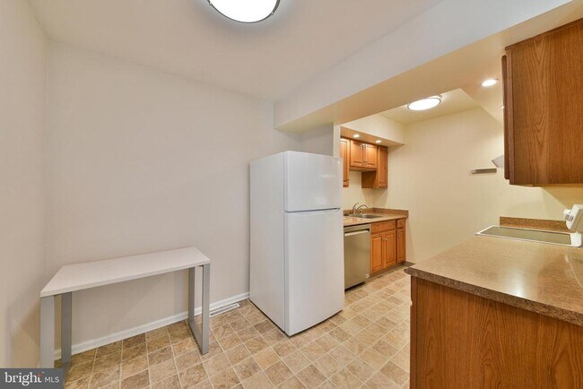 Building Photo - 108 Rue Charmille Rd