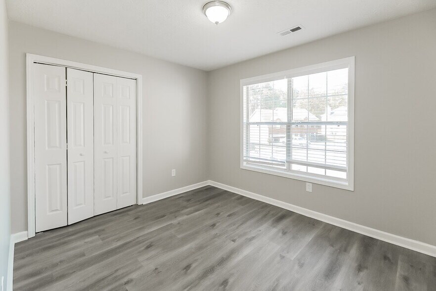 Building Photo - 330 Derby Dr