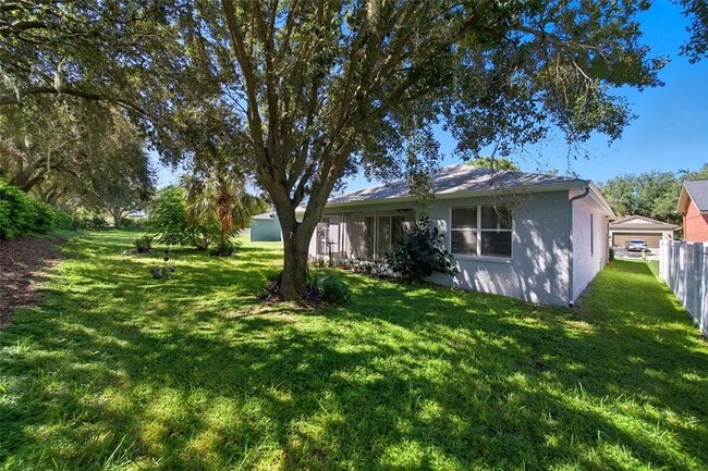 Building Photo - 11724 Holly Creek Dr