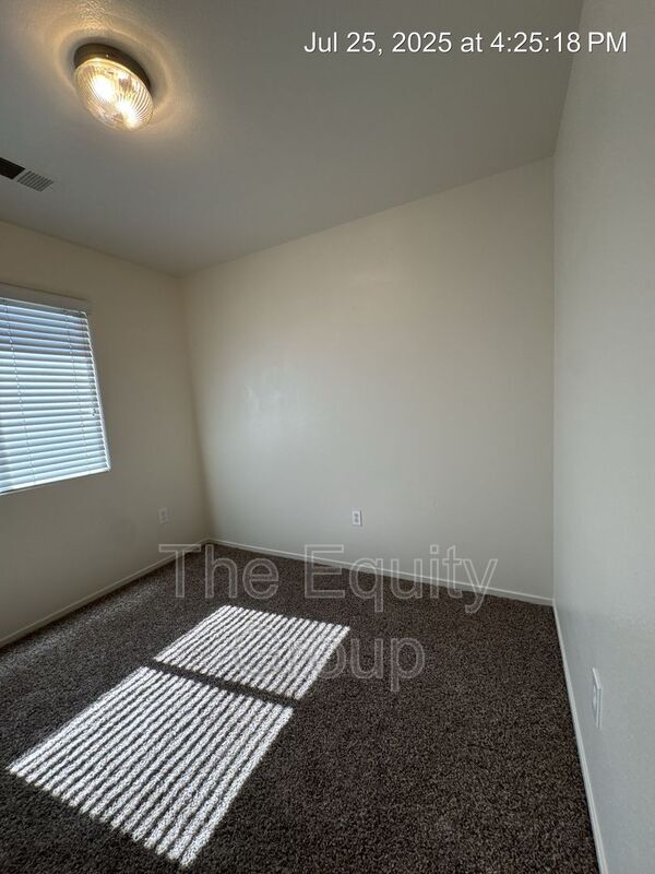 Building Photo - 2827 N Zachary St