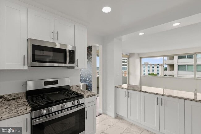 Building Photo - 5500 Friendship Blvd