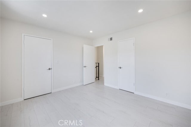 Building Photo - 333 Riverdale Dr