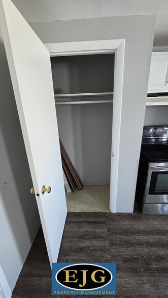 Building Photo - 26 Ledge St