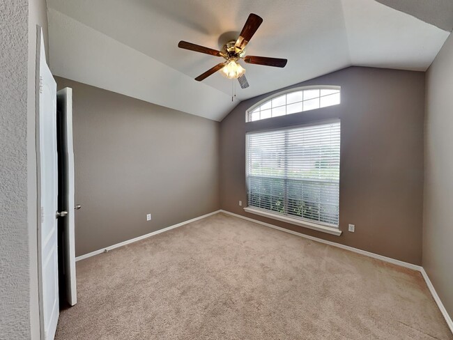 Building Photo - MOVE IN READY NOW IN KELLER ISD!