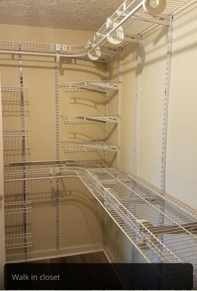 Building Photo - Knoxville 37922 - Available Now! 3 bedroom, 2 bath home - Contact Susan Niedergeses 865-300-4722