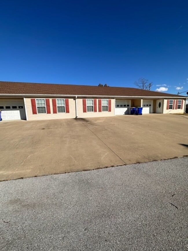 Building Photo - 106 Nancy Ln