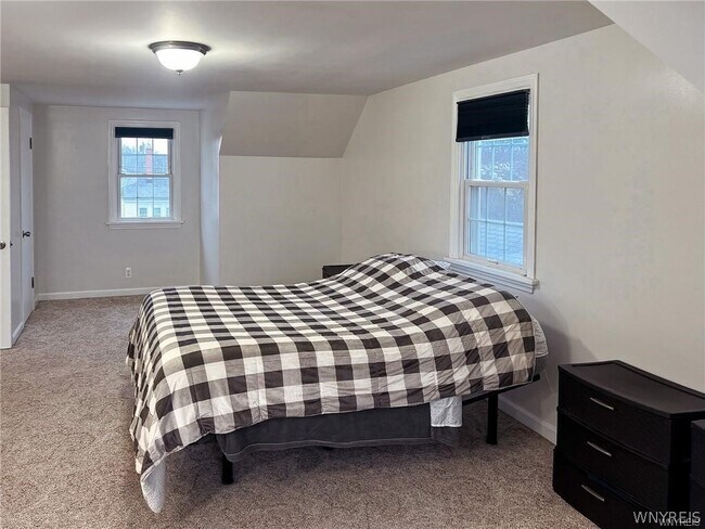 Building Photo - 243 Orchard Dr