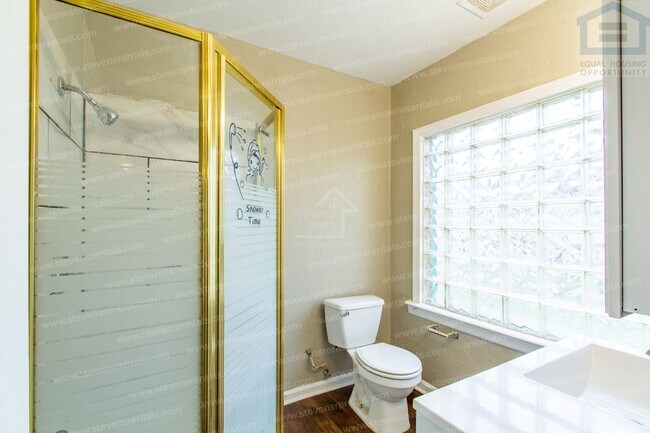 Building Photo - 2206 NW 19th St