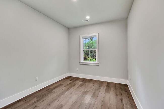 Building Photo - Updated 2-Bedroom Home in Indigo Hall at H...