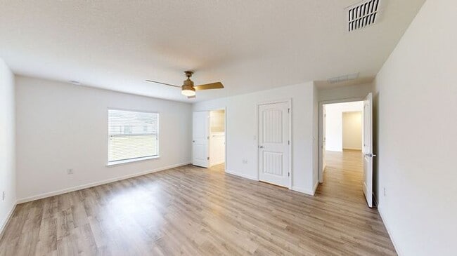 Building Photo - ** STUNNING 4/2 HOME IN PALM BAY**