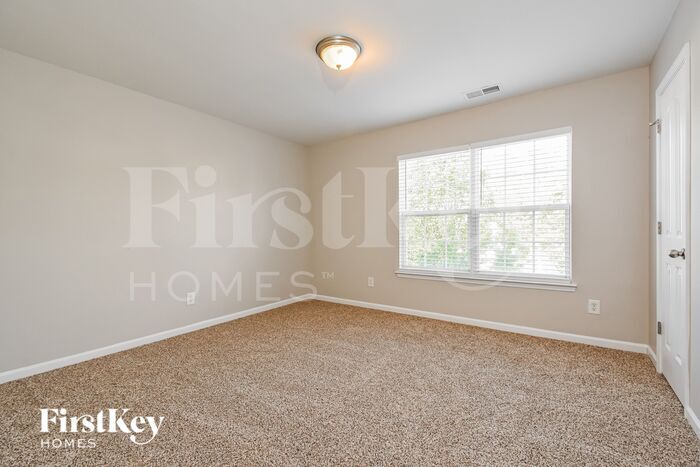 Building Photo - 2486 Ingleside Dr