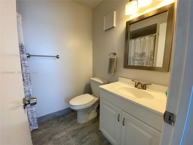 Building Photo - 4530 SW 68th Ct Cir